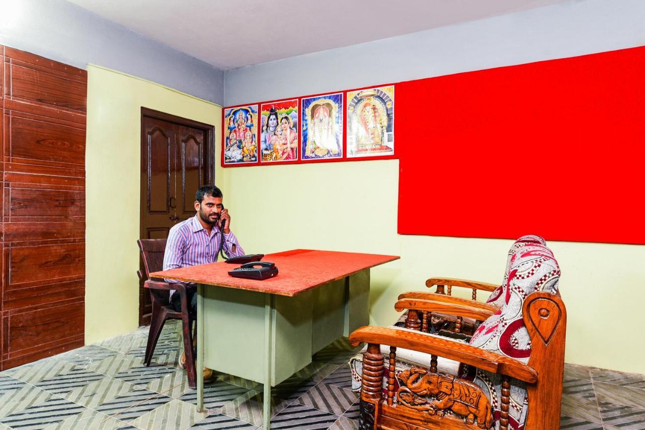 Oyo 26234 Annapurna Nilayam Hotel Vijayawāda Exterior foto